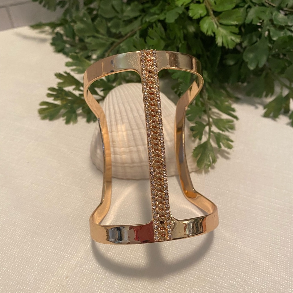 Large cuff bracelet